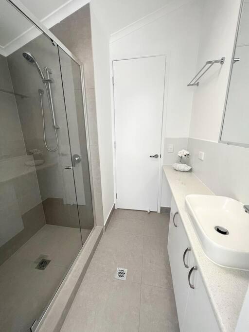 Marlin Villa - Hervey Bay Urangan Buitenkant foto